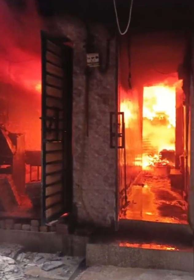 2 hurt in AFE fire, items worth lakhs gutted; ‘many busy taking videos…’ Fire